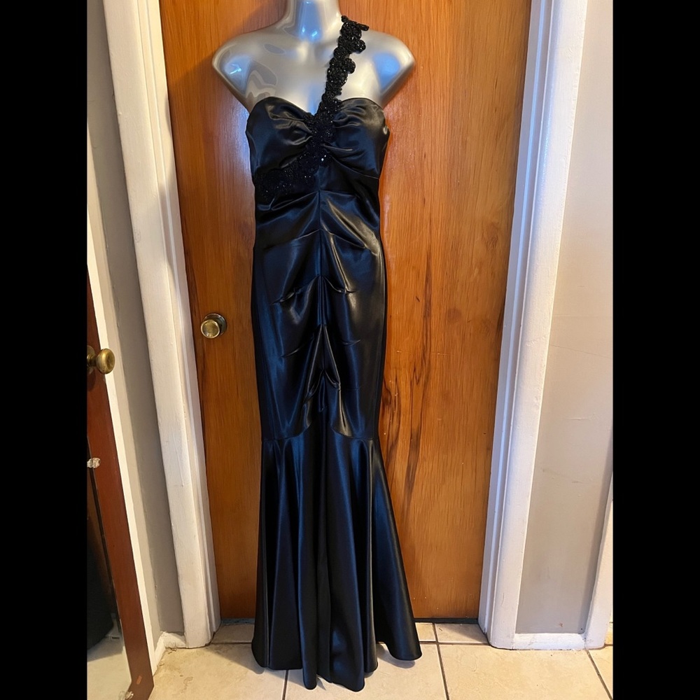 Cache Black Mermaid Gown